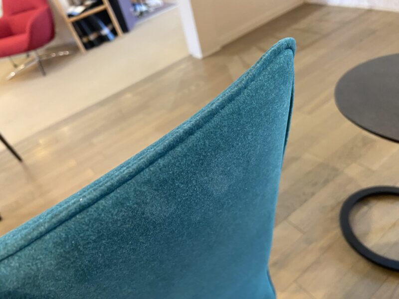 Chaise trix v de airnova tissu bleu meubles chalon 07500 26000 valence guilherand drome ardeche (2)