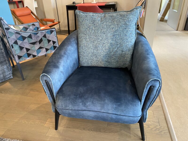 Fauteuil en velour bleu de sourice fabrication française valence meuble canapé guilherand granges 26 07 ardeche drome salon canapé (3)