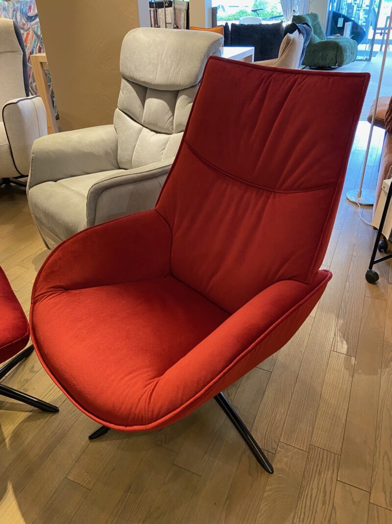 exposé au magasin trés confortable relax inclinable et pivotant moderne