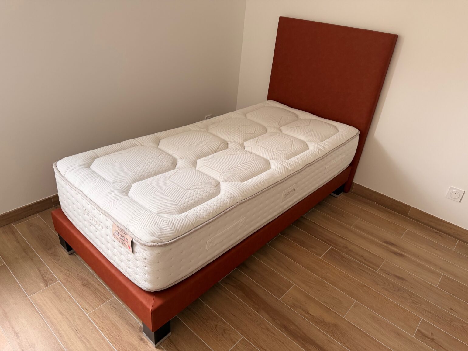 tête de lit decosom sommier assorti meubles chalon 07500