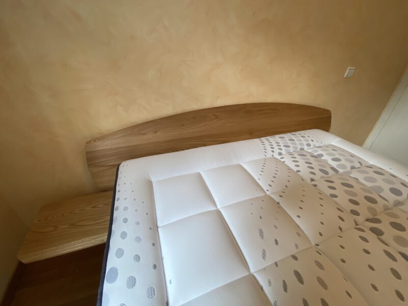 Lit en orme massif epona de TAGLAN fabrication Française haut de gamme contemporain meubles chalon 07 26 ardeche drome valence guilherand (1)