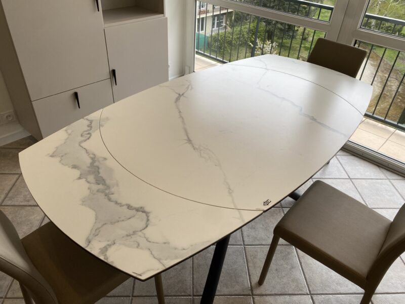 Table en céramique sur verre pivotante avec 2 allonges escamotables de galéa meubles chalon 07 26 ardèche drôme (5)