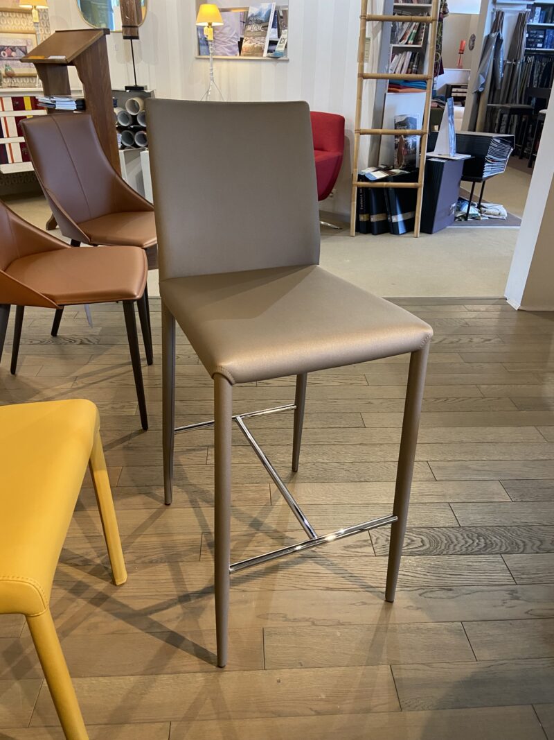 Tabouret bar beo de airnova tissus synthetique lavable meubles chalon 26 07 drome ardeche (2)