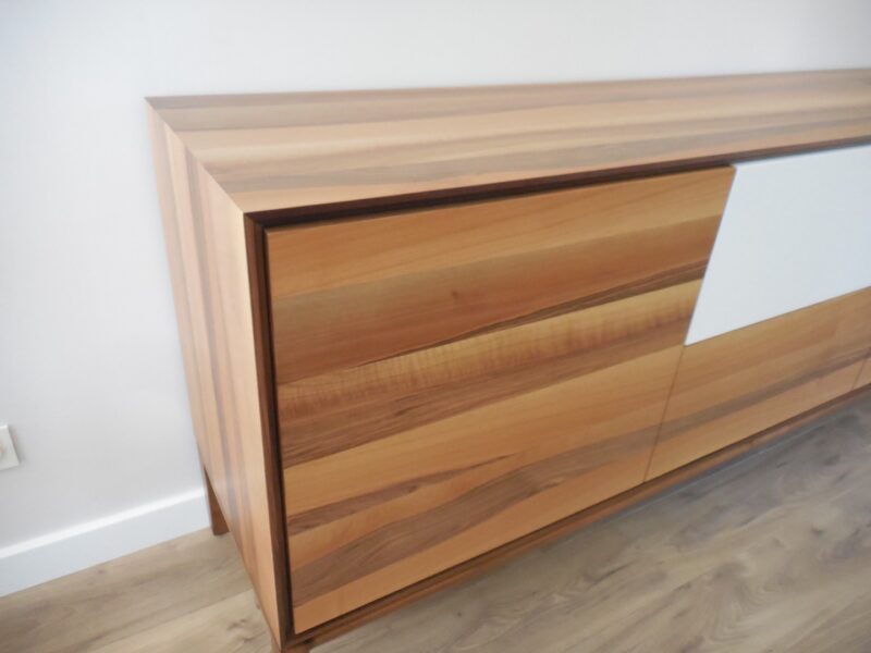 buffet buzz noyer et laque blanche contemporain de dasras aux meubles chalon guilherand grange valence 07 26 drome ardeche
