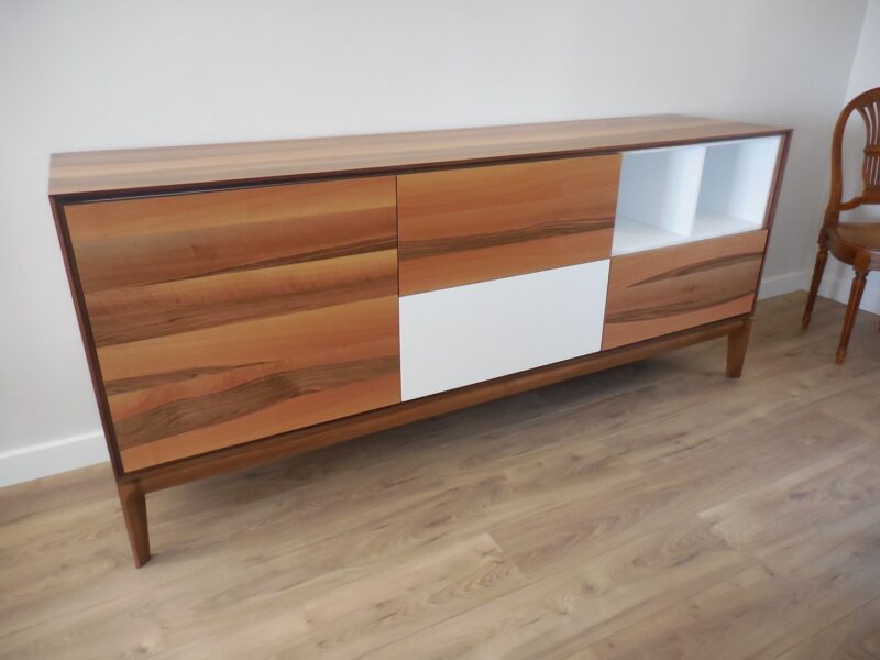 buffet buzz noyer et laque blanche contemporain de dasras aux meubles chalon guilherand grange valence 07 26 drome ardeche