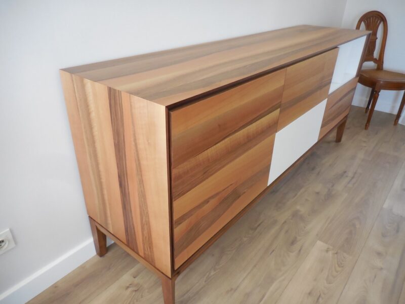 buffet buzz noyer et laque blanche contemporain de dasras aux meubles chalon guilherand grange valence 07 26 drome ardeche