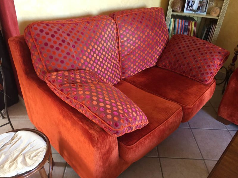Canape Capucine coloré velour et pois