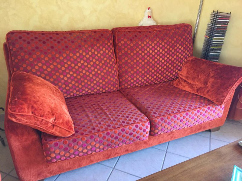 Canape Capucine coloré velour et pois