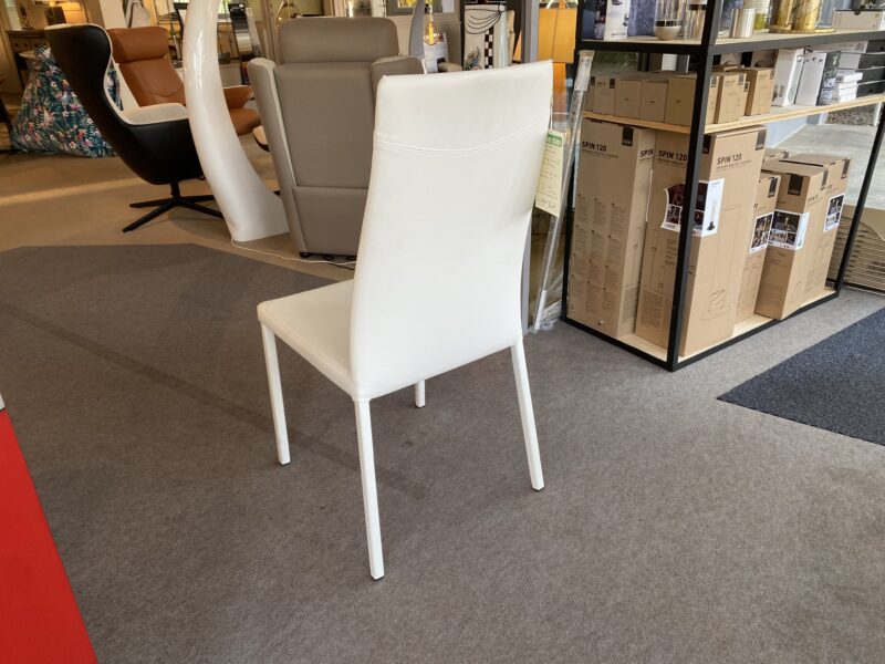 chaise lena cuir et métal blanc valence guilherand ardeche drome airnova meubles chalon 07 26 valence guilherand (1)