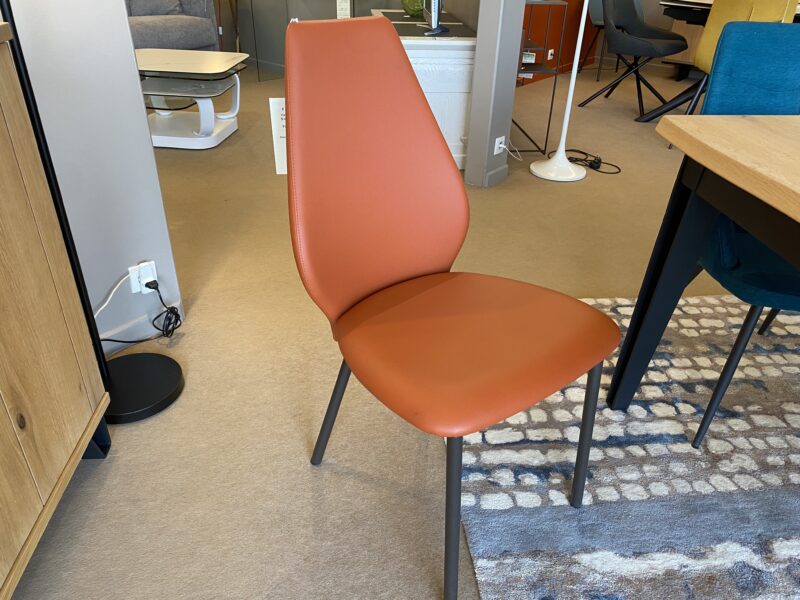 chaise tulip guilherand valence meubles chalon ardeche drome skaï et métal de airnova meubles chalon 07500 (1)