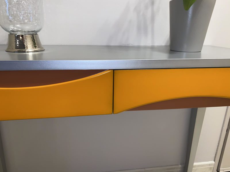 Console moderne 2 tiroirs orange de BATEL