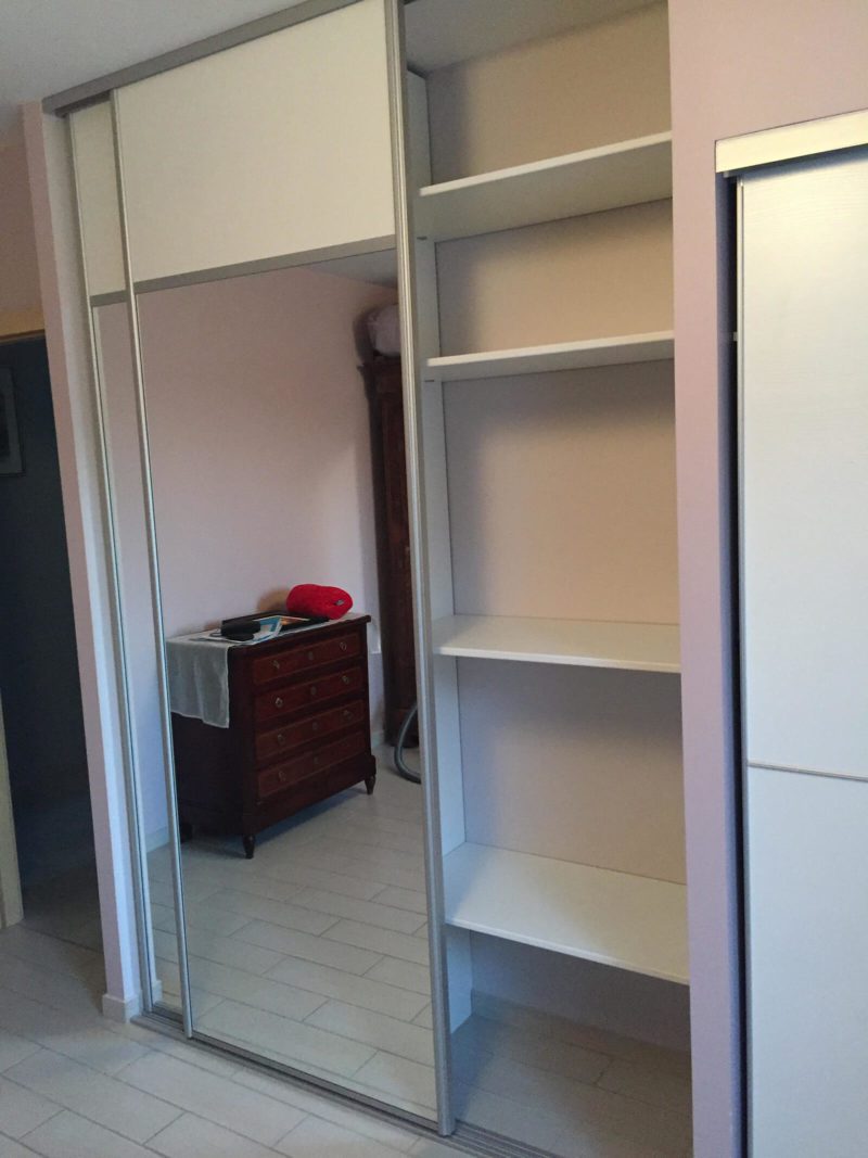Dressing simple miroir et laque