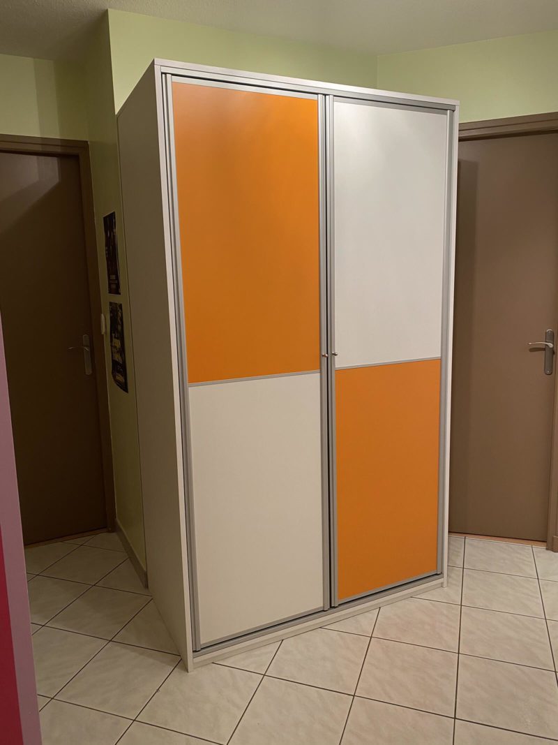 Dressing 2 portes pivotantes blanc orange rouge