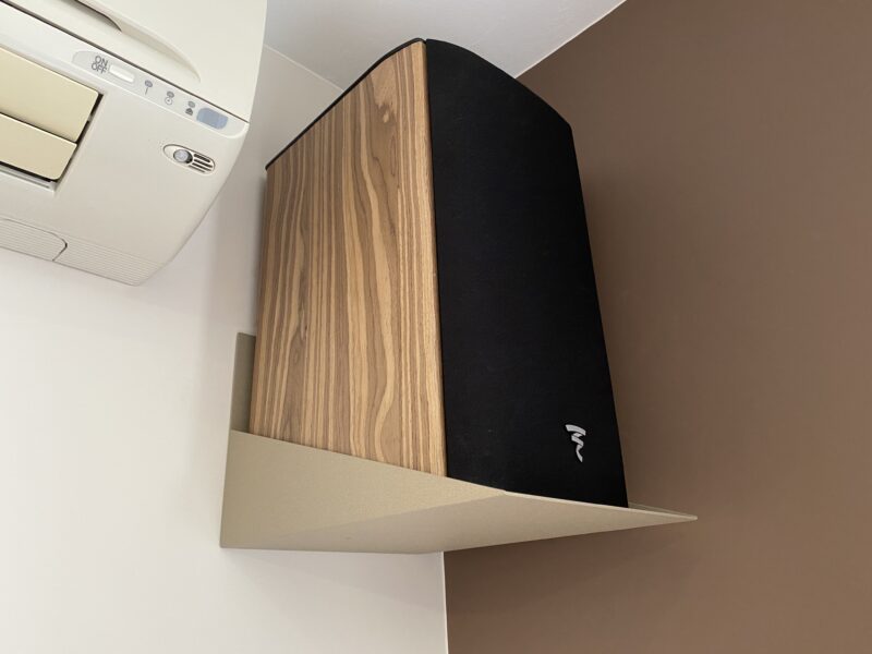 Support d'enceinte en métal