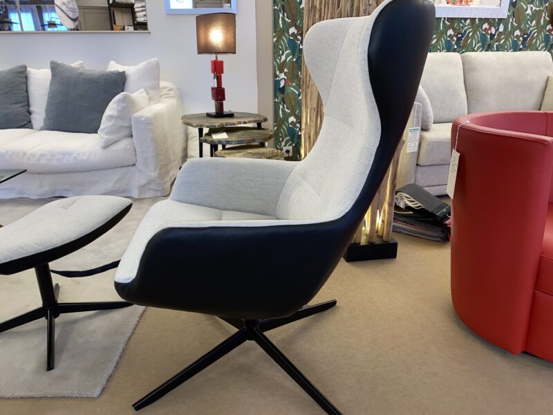 fauteuil et pouf cuir noir et tissu gris clair pivotant ligne contemporaine grand confort meubles chalon kebe ardèche drôme 07 26