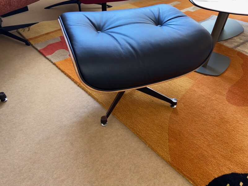 fauteuil pivotant cuir et palissandre contemporain petite dimension avec ottoman meuble chalon 07 26 07500 26000 guilherand valence 07 26 (1)