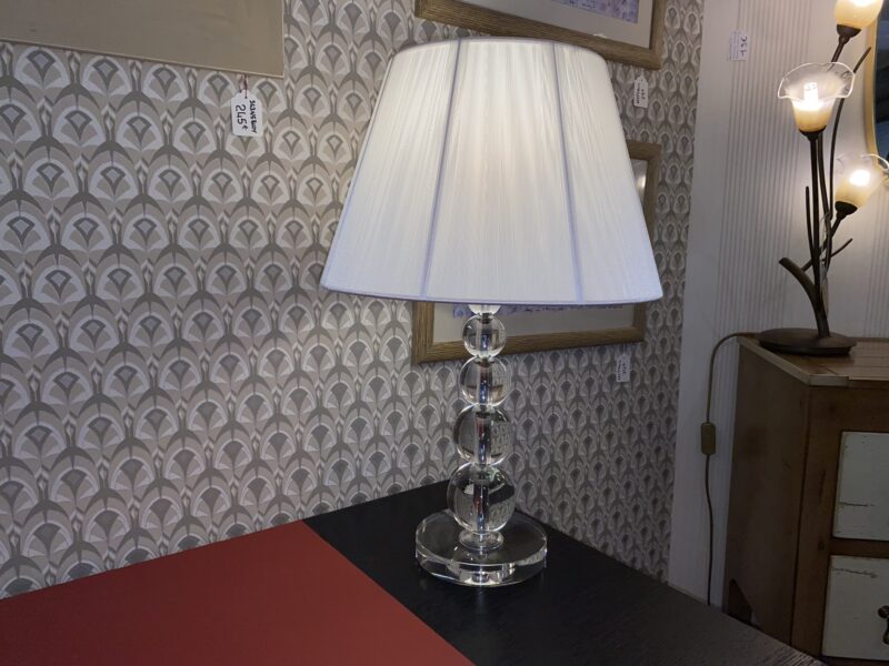Lampe boule de plexi empilées