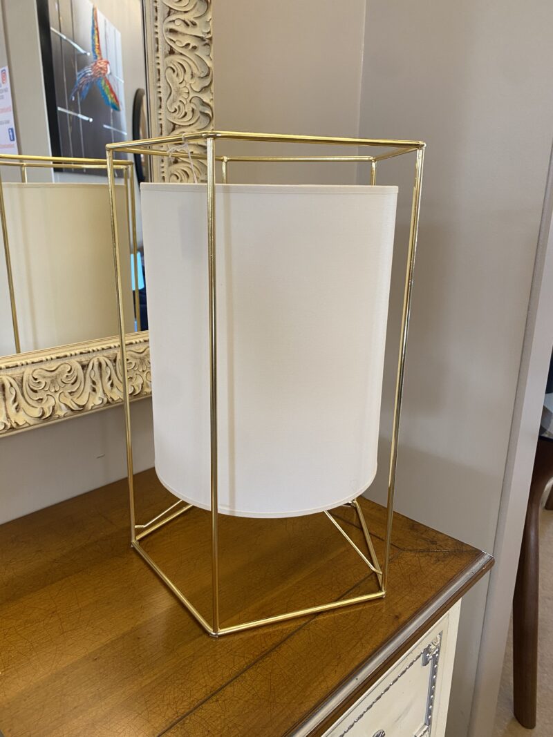 Lampe a poser cage doré abat-jour blanc