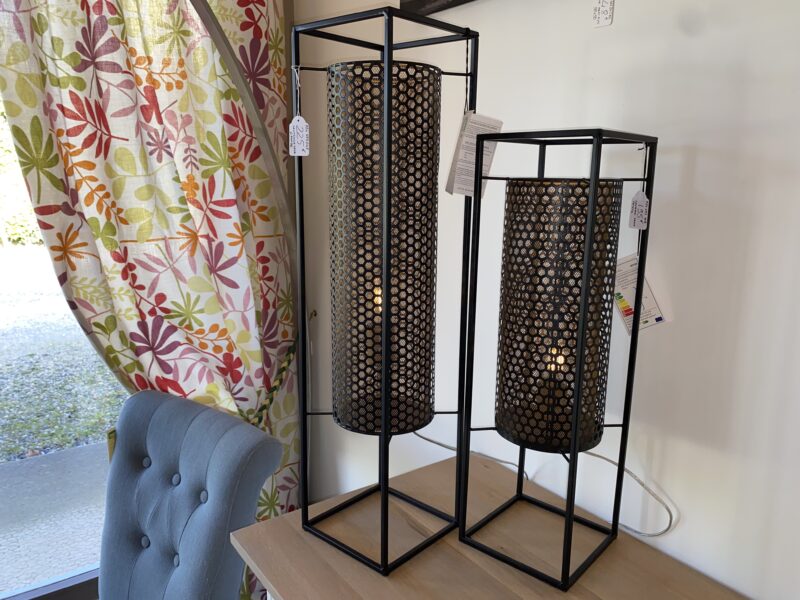 Lampe a poser structure métallique cage