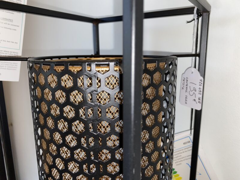 Lampe a poser structure métallique cage