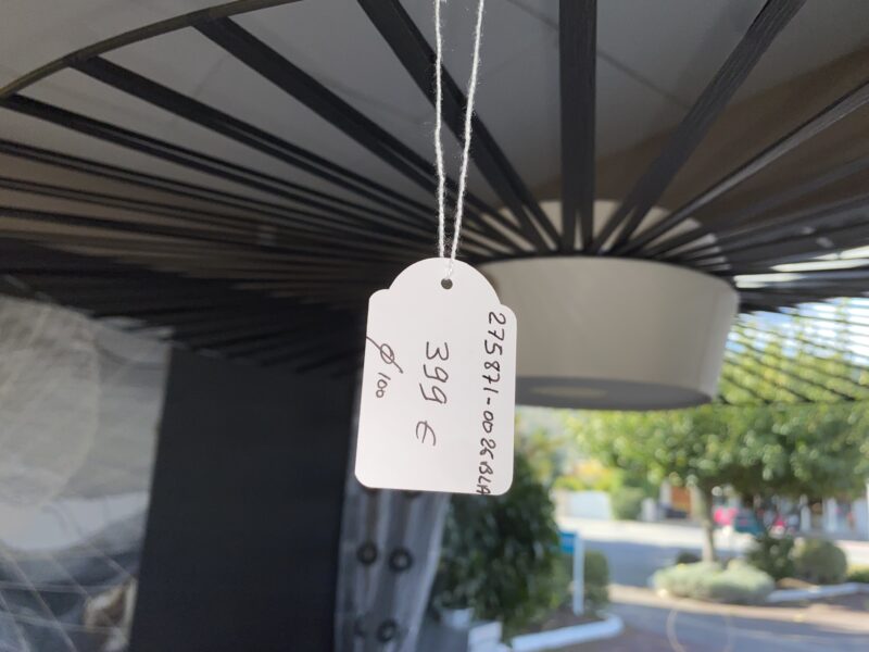 Lustre en métal et plastique plat