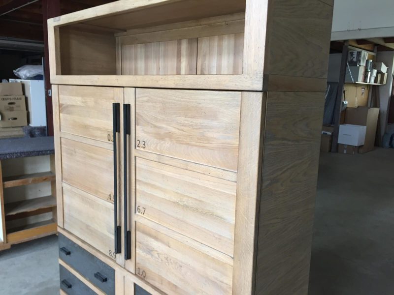 Meuble de rangement chêne et métal