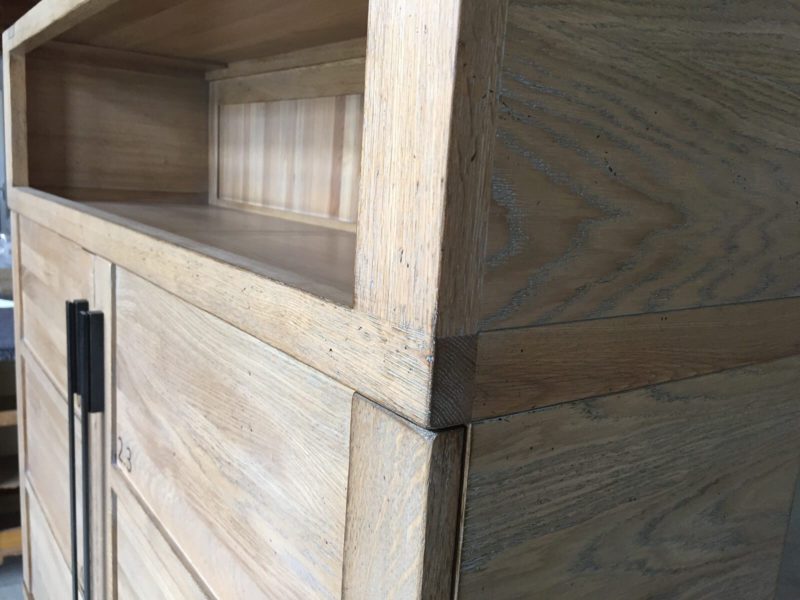 Meuble de rangement chêne et métal