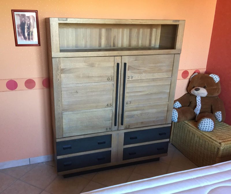 Meuble de rangement chêne et métal