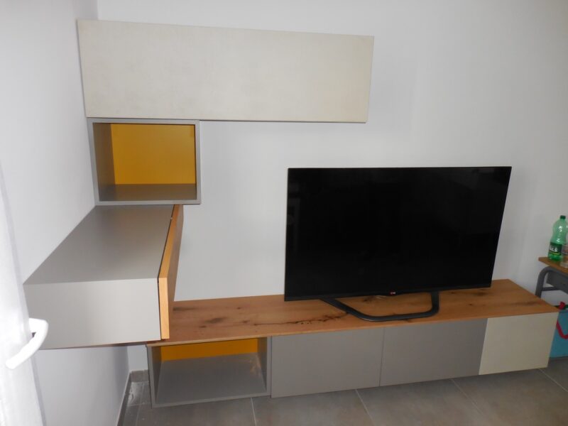 Modulables, bas tv et haut rangement homes meubles chalon laque gris et bois et orange