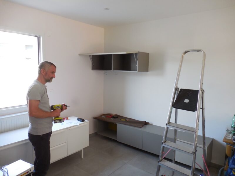 Modulables, bas tv et haut rangement