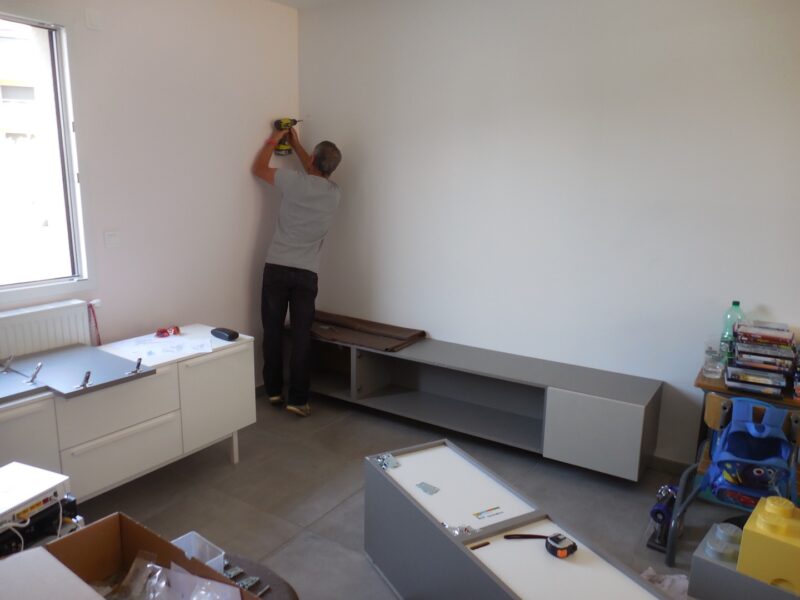 Modulables, bas tv et haut rangement