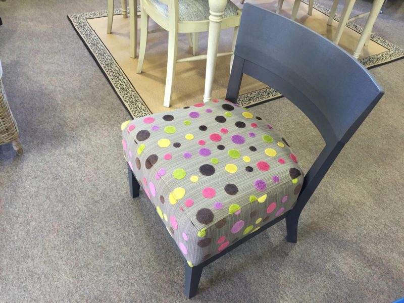 Petit fauteuil boiserie ton wengé
