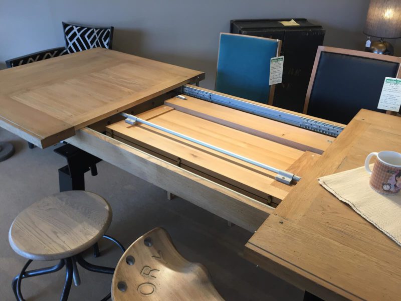 Table style industriel