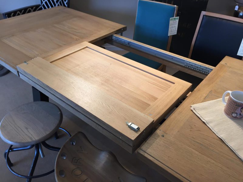 Table style industriel