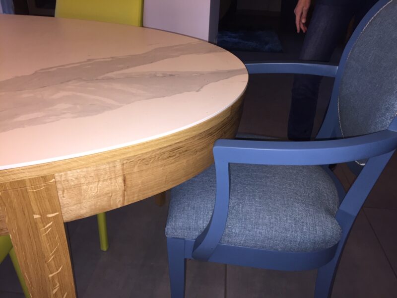 table moderne chêne massif et céramique marbre meubles chalon ardeche drome