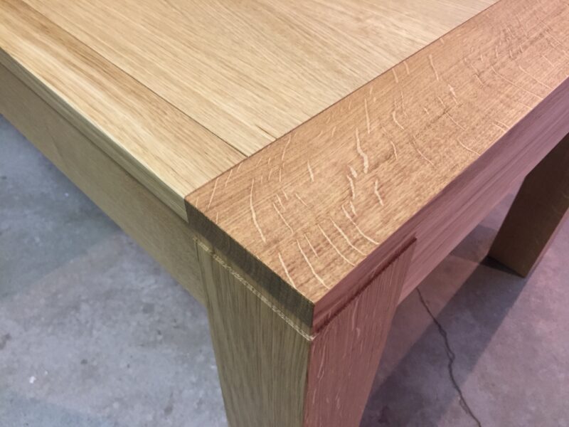 table moderne pieds massif 2 allonges en bout chêne massif ton naturel meubles chalon guilherand valence