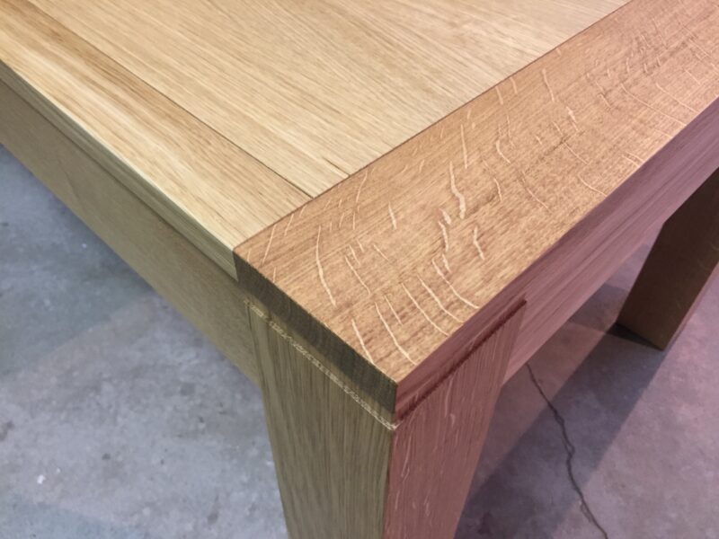 table moderne pieds massif 2 allonges en bout chêne massif ton naturel meubles chalon guilherand valence
