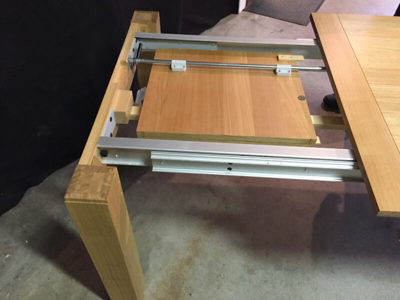 table moderne pieds massif 2 allonges en bout chêne massif ton naturel meubles chalon guilherand valence