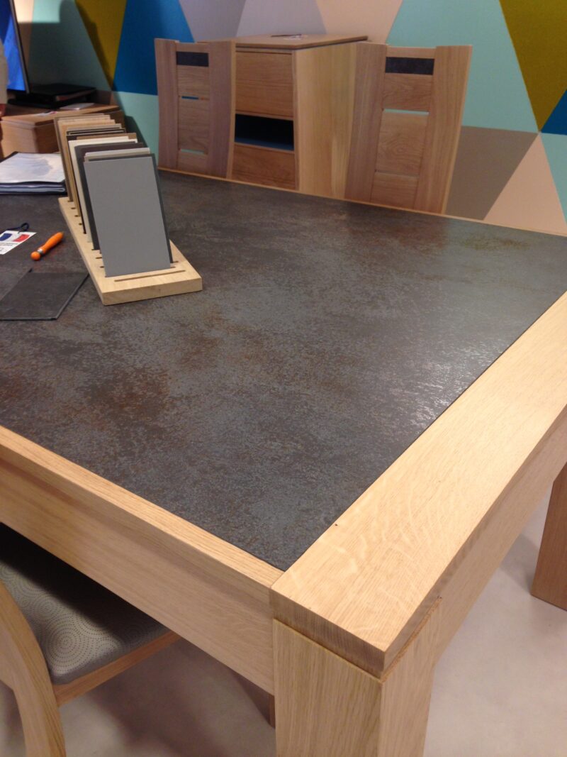 table rectangulaire moderne céramique et chêne massif de dasras meubles chalon 07500