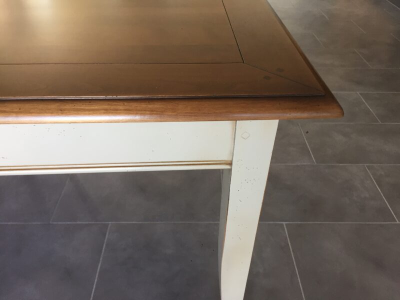 table rectangulaire pietement laque blanc dessus ton merisier de dasras aux meubles chalon
