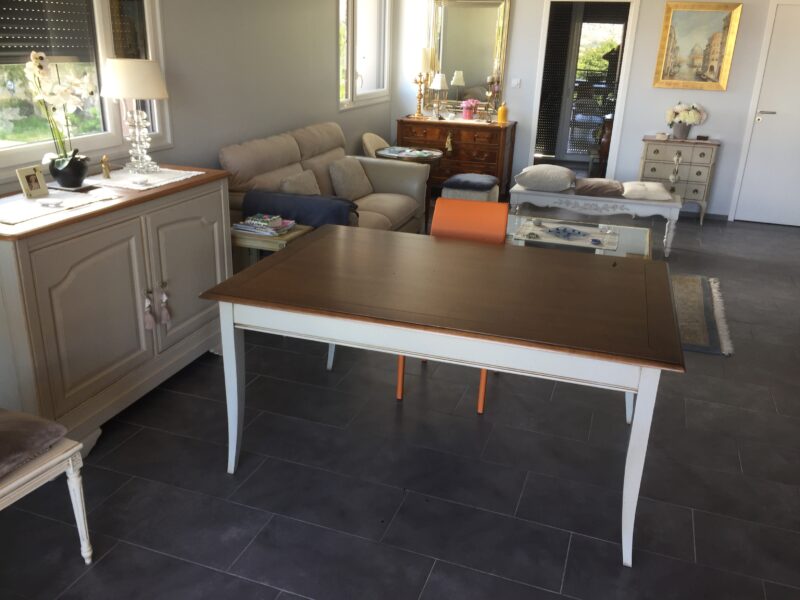 table rectangulaire pietement laque blanc dessus ton merisier de dasras aux meubles chalon