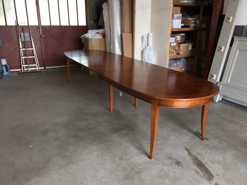 table style ovale meriser allonges incorporées pieds tournés de dasras aux meubles chalon 07500 guilherand granges valence