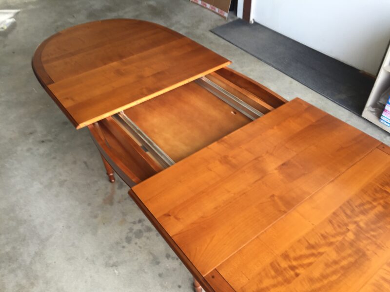 table style ovale meriser allonges incorporées pieds tournés de dasras aux meubles chalon 07500 guilherand granges valence
