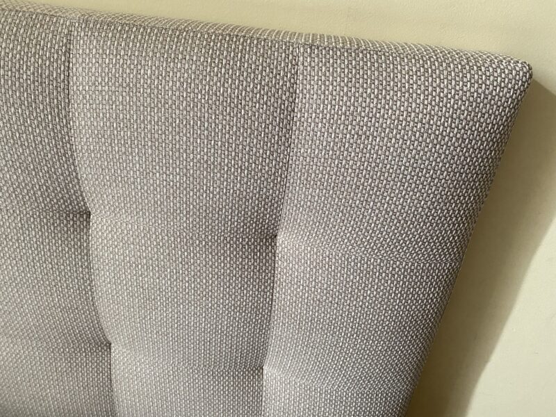 Tête de lit moderne tissu clair