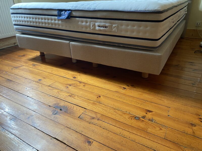 Tête de lit moderne tissu clair