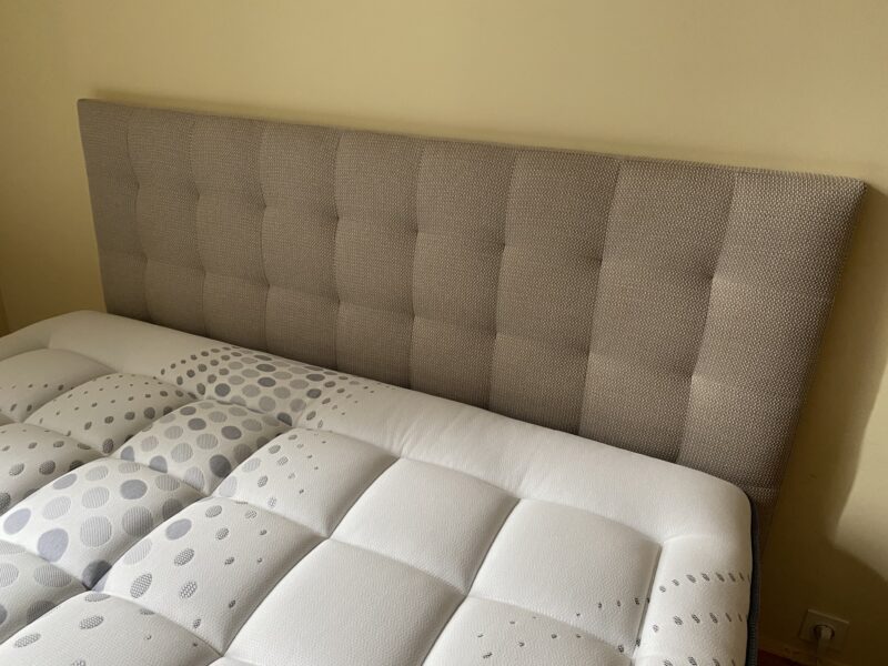 Tête de lit moderne tissu clair