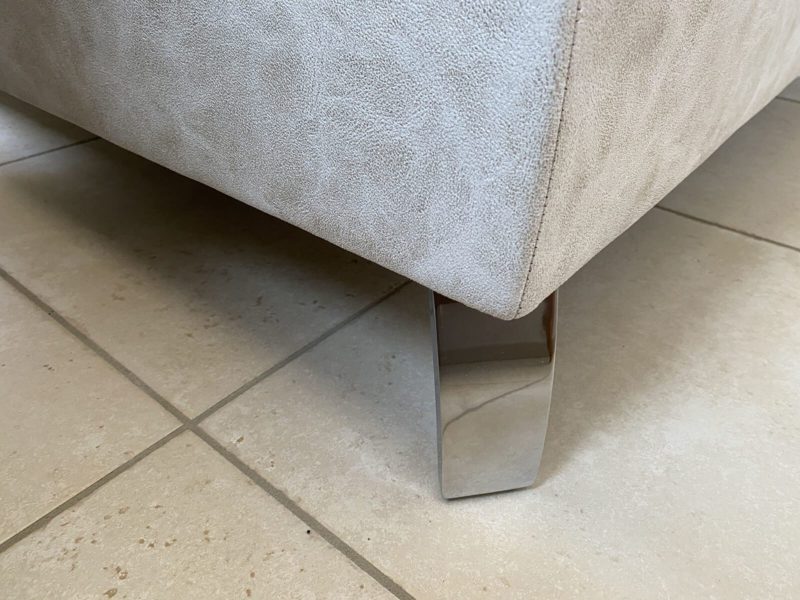 Tête de lit et sommier pieds chromé